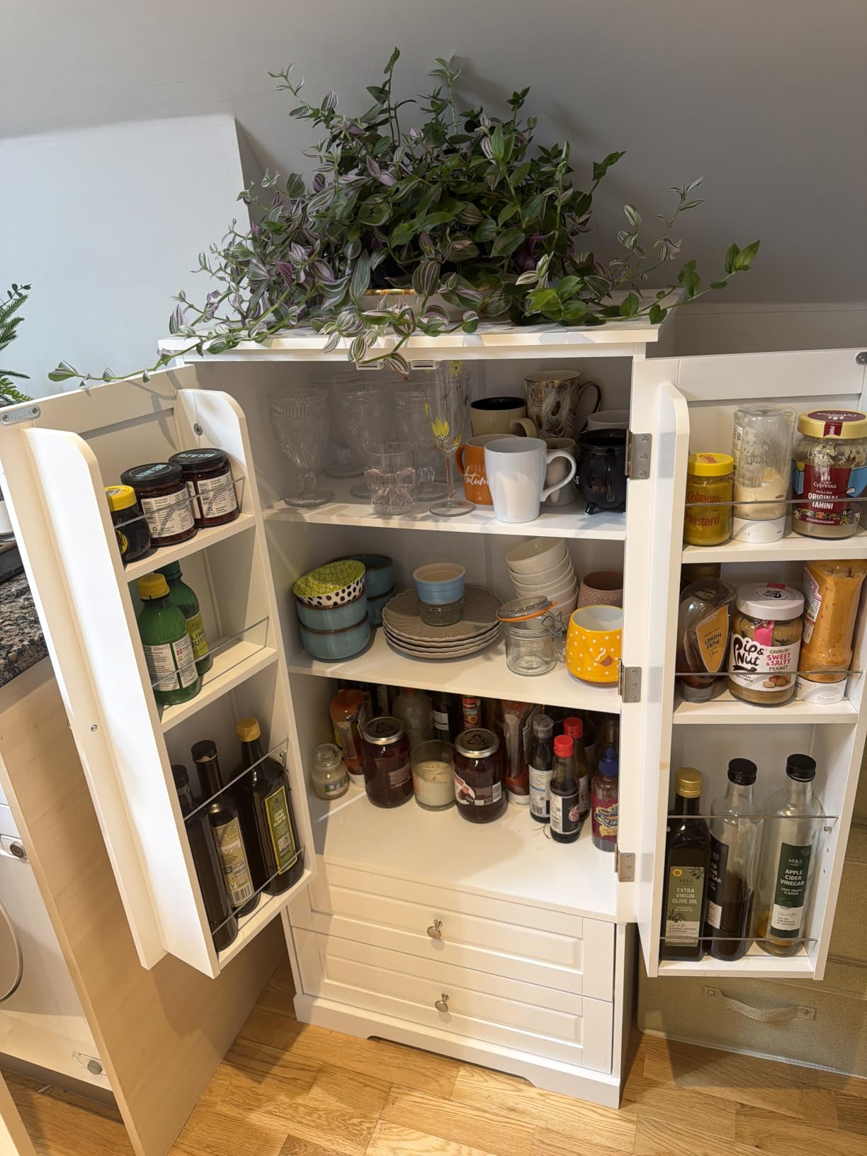 Stabiler Schrank
